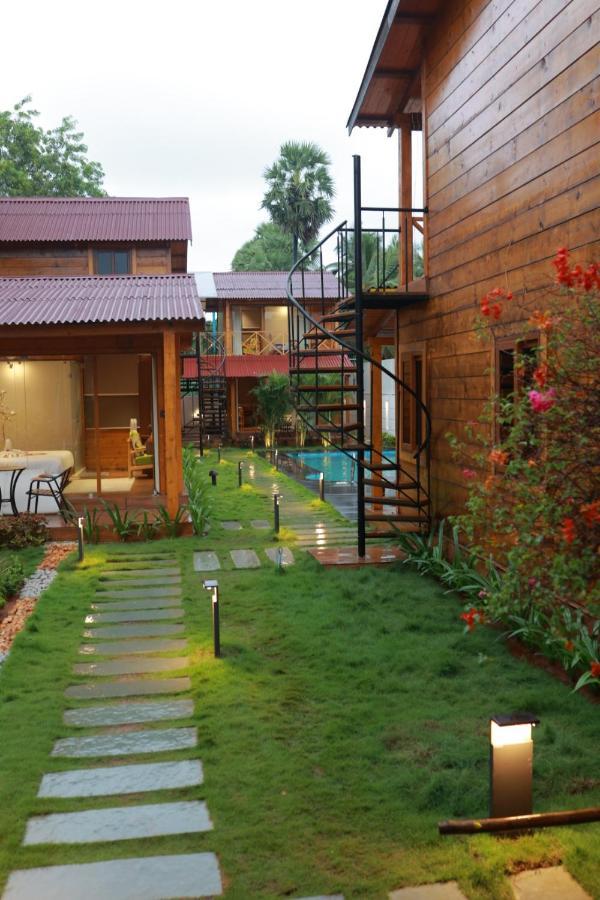 Wooden Ecr Sea Resort Pondichéry Extérieur photo